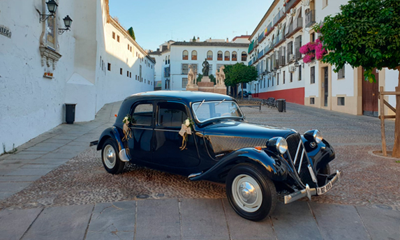 Coche de época en Córdoba