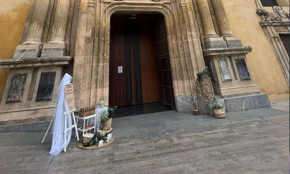 Decoración de puertas de Iglesia en Córdoba